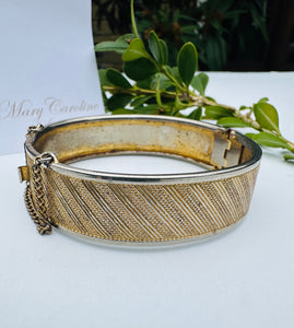 Vintage Bangle Bracelet ￼