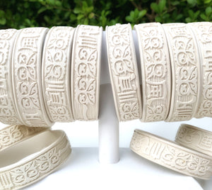 Carved lacquerware bracelet