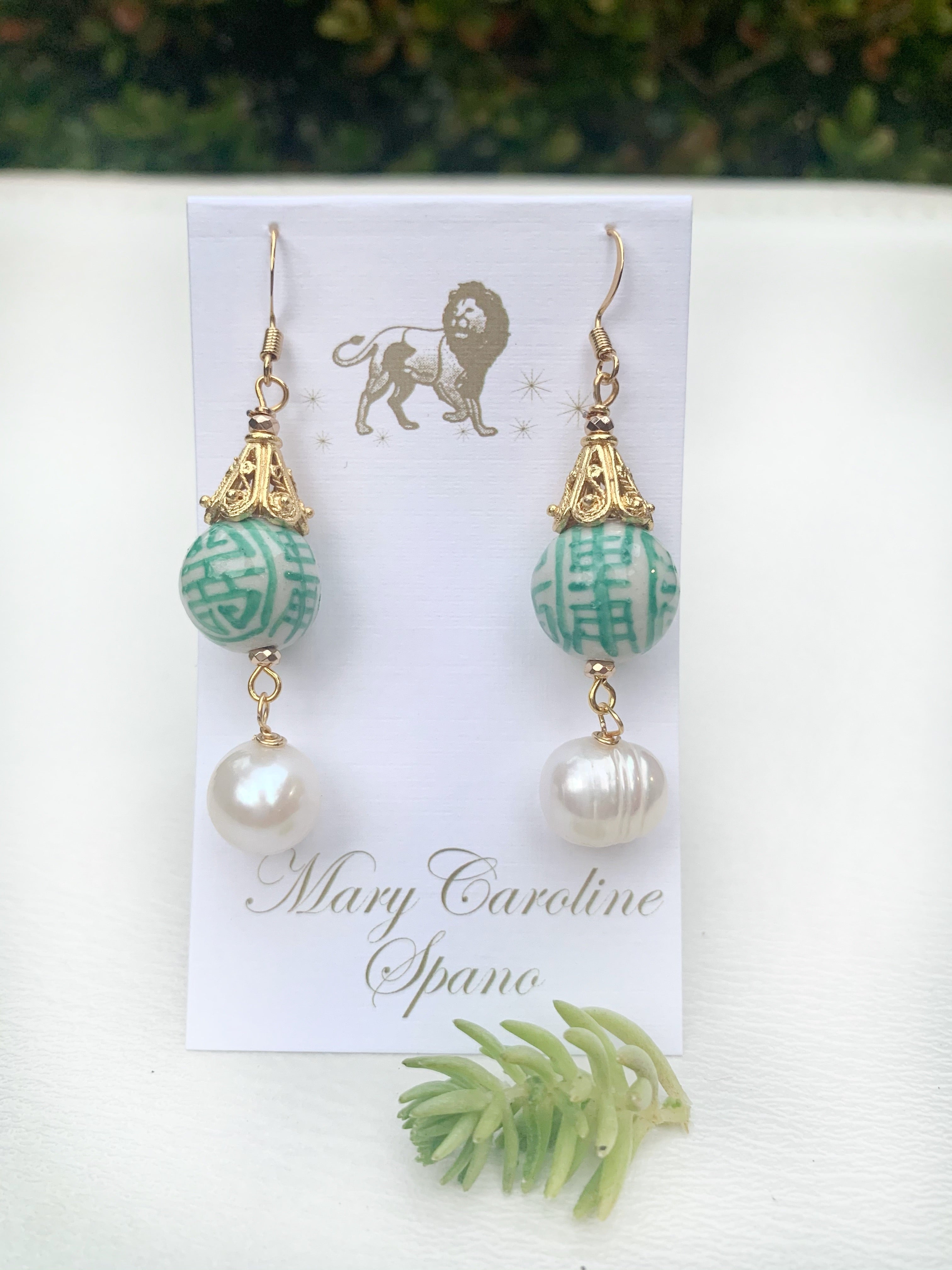 Chinoiserie & Freshwater pearl earring