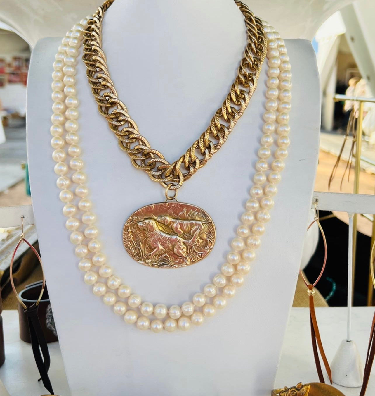 Hunting dog statement necklace